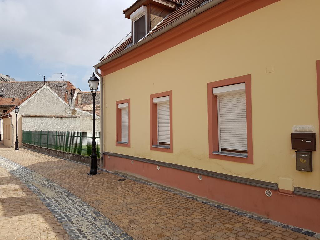 Apartman Kaszás Central Mosonmagyaróvár Exterior foto